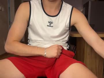 Live cam performer Zeusdaaan streaming now