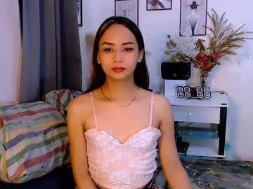 Skinny Asian cam girl Zialustts live in HD